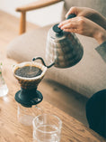 Load image into Gallery viewer, HARIO V60-02 SWITCH Immersion Dripper (200ml/6.76oz) (Glass)
